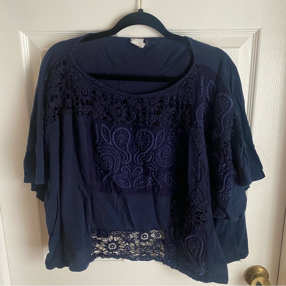 Akemi & Kin Darrie Navy Crochet Lace Cropped Shirt Small
